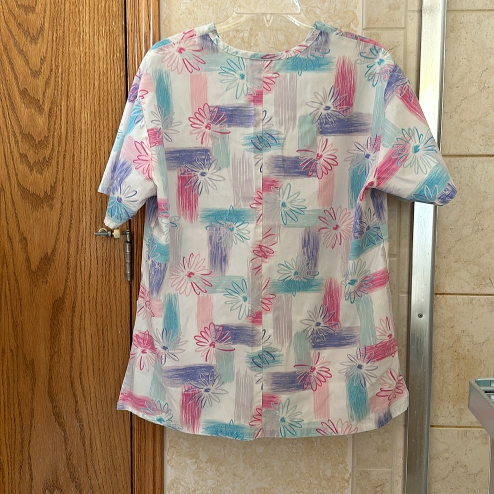 Multicolored Floral pattern - Picture 2 of 2